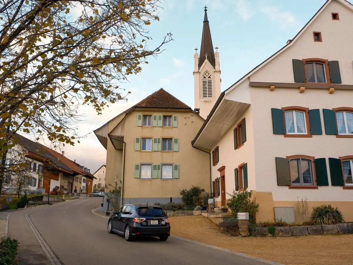 Rue du centre-ville à proximité de Carvin, dans la zone desservie par l'auto-école